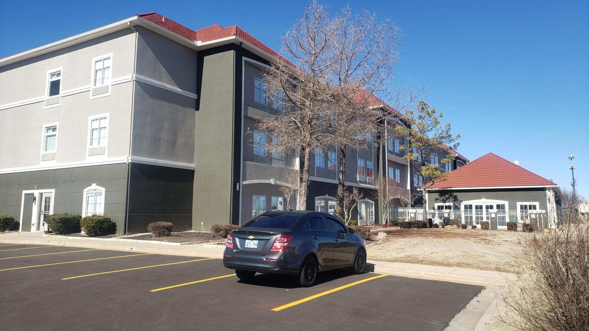 Hotel La Quinta By Wyndham Shawnee Exterior foto
