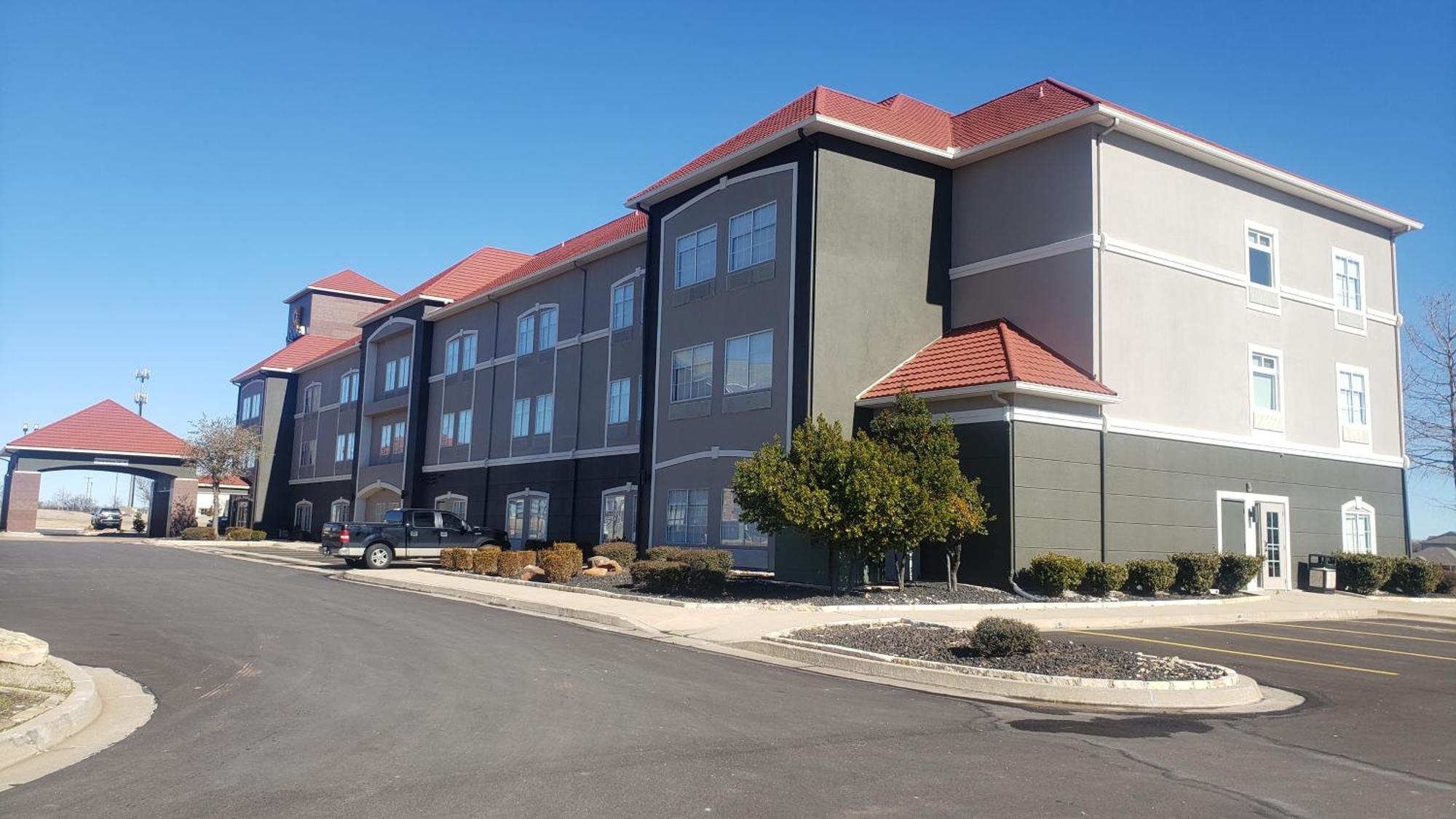 Hotel La Quinta By Wyndham Shawnee Exterior foto
